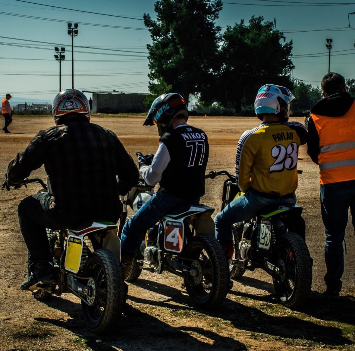 Friday! Heading into the weekend 🤘
@zulap 
—
#sundaymotors #flattrack #moto #motorcycle