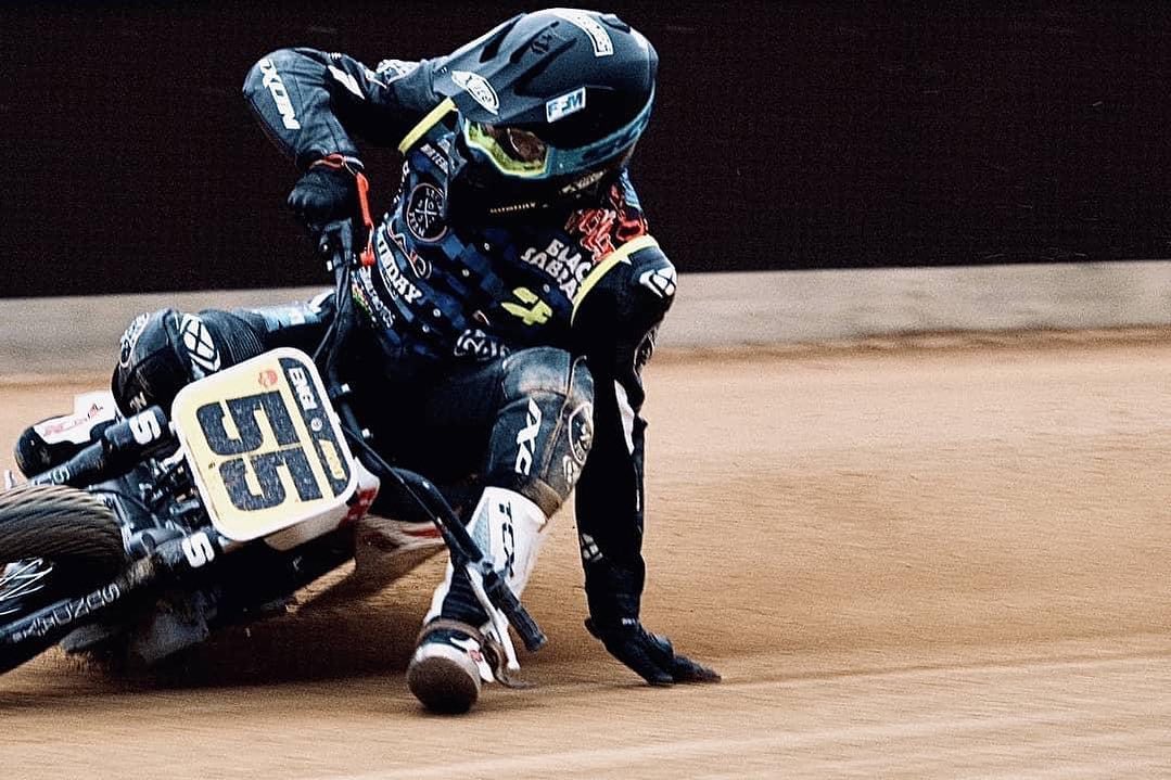 No words needed 🤩👌
@w.delestre_ 
—
#sundaymotors #flattrack #moto #motorcycle