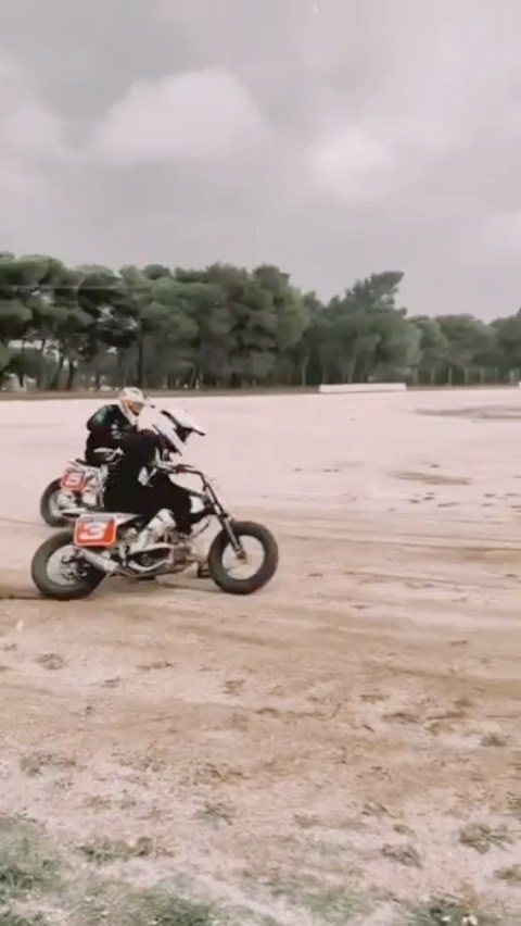 PASSION ♥️
@zulap 
—
#sundaymotors #flattrack #moto #motorcycle