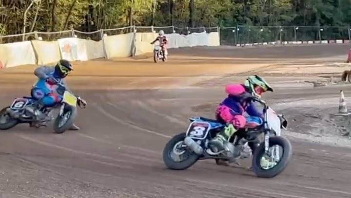 Fun times ! 🤙👌
🎥 @omt_flattrack_ 
—
#sundaymotors #flattrack #moto #motorcycle