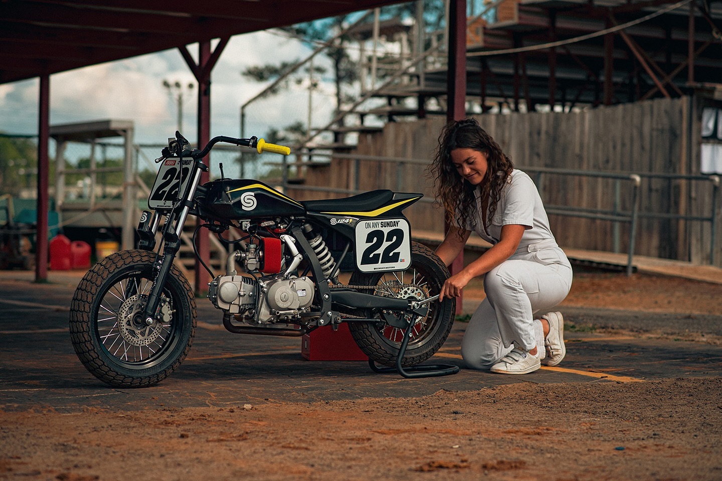 Just a check... Everything’s OK to go riding 🤩
—
#sundaymotors #flattrack #moto #motorcycle