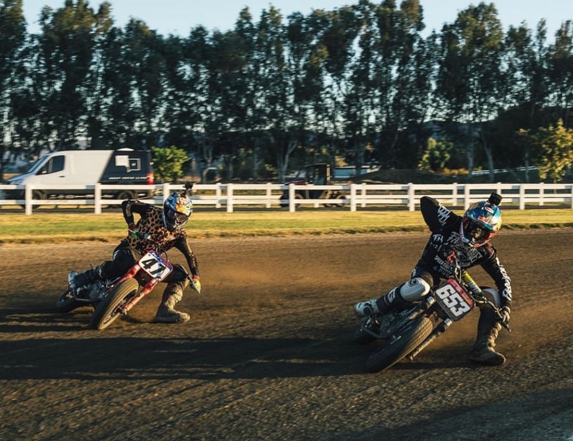 Time to share this nice photo with you again 🤩
@jeffreycarver23 & @tylerbereman 
📸 @maxmandell_ 
—
#sundaymotors #flattrack #moto #motorcycle