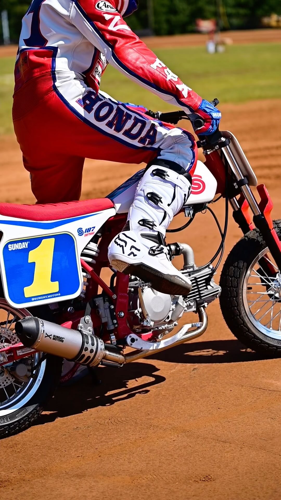 W E E K - E N D  It’s Time ! 🙌✊️
@bshobert67 
—
#sundaymotors #moto #flattrack
